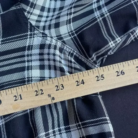 Torrid Harper Black and White Plaid Women's Top - Picture 10 of 12